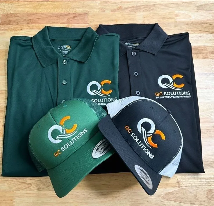 Gorras y suéter